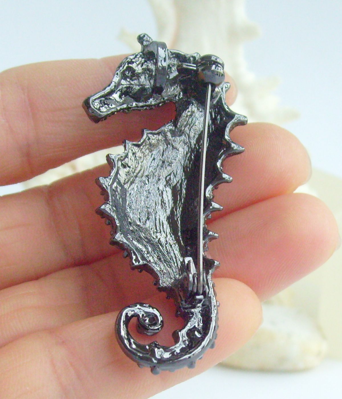 Sindary Costume Jewelry Animal Seahorse Brooch Pin Pendant Black Gray Rhinestone Crystal SP02254C11