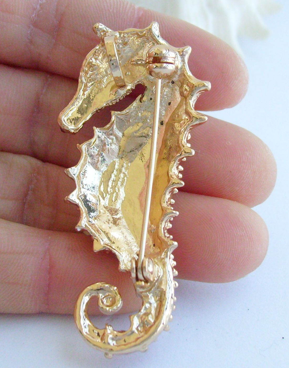 Sindary Costume Jewelry Animal Seahorse Brooch Pin Pendant Golden Clear Rhinestone Crystal SP02254C24