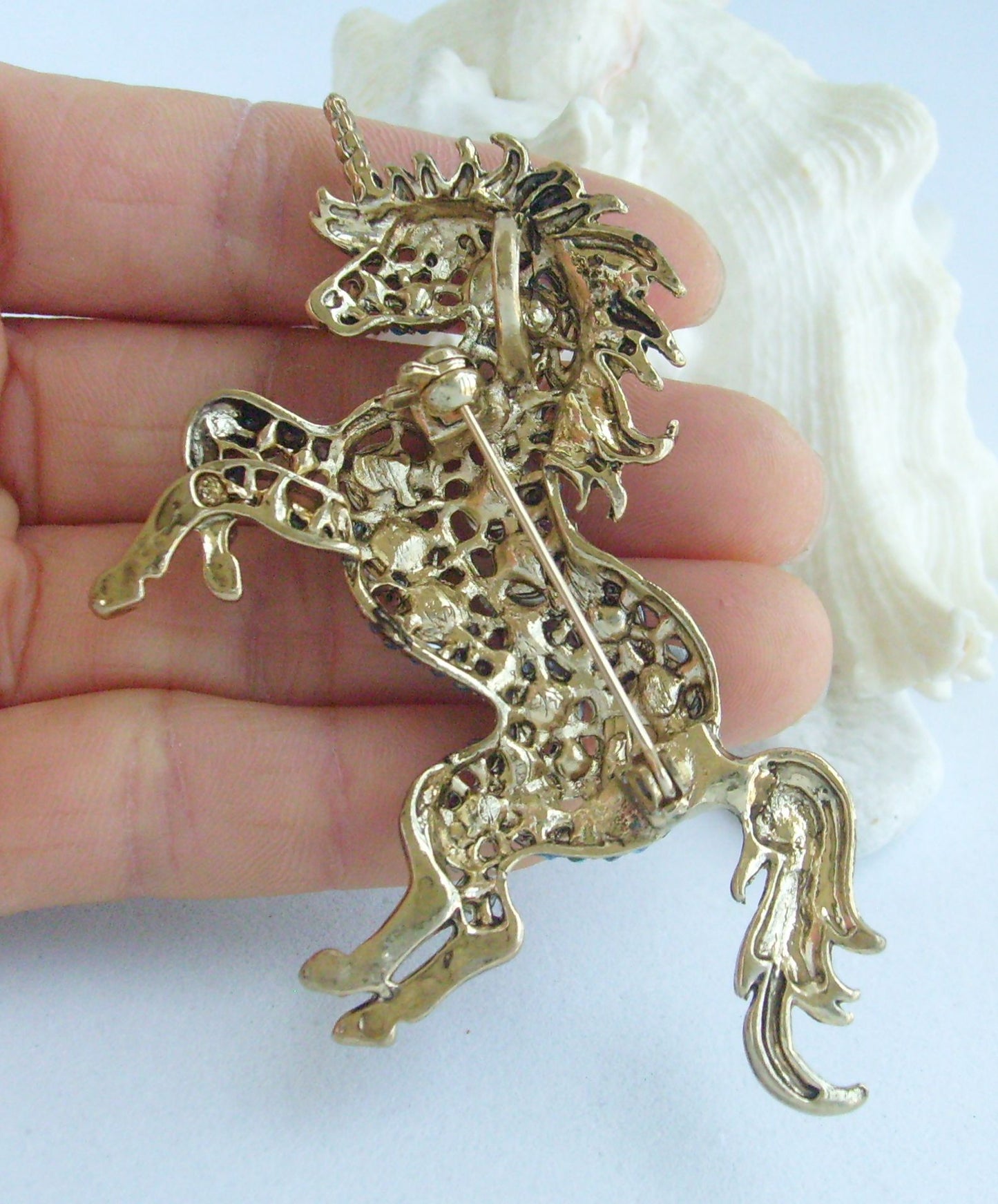 Sindary Costume Jewelry Unique Unicorn Horse Brooch Pin Pendant Purple Rhinestone Crystal SP06172C10