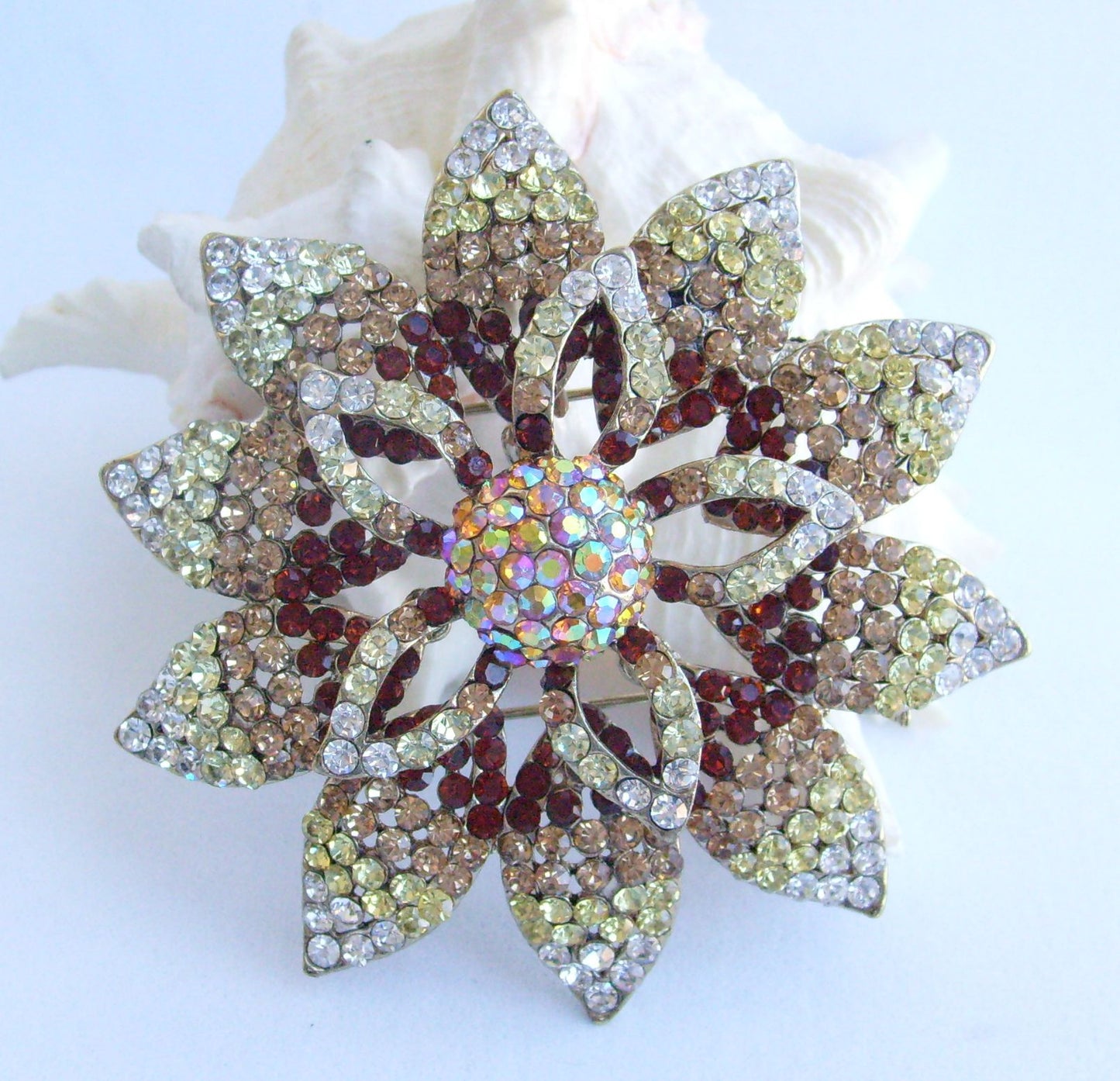 Sindary Costume Jewelry 3.2" Round Flower Brooch Pin Beige Brown Rhinestone Crystal SP03485C2