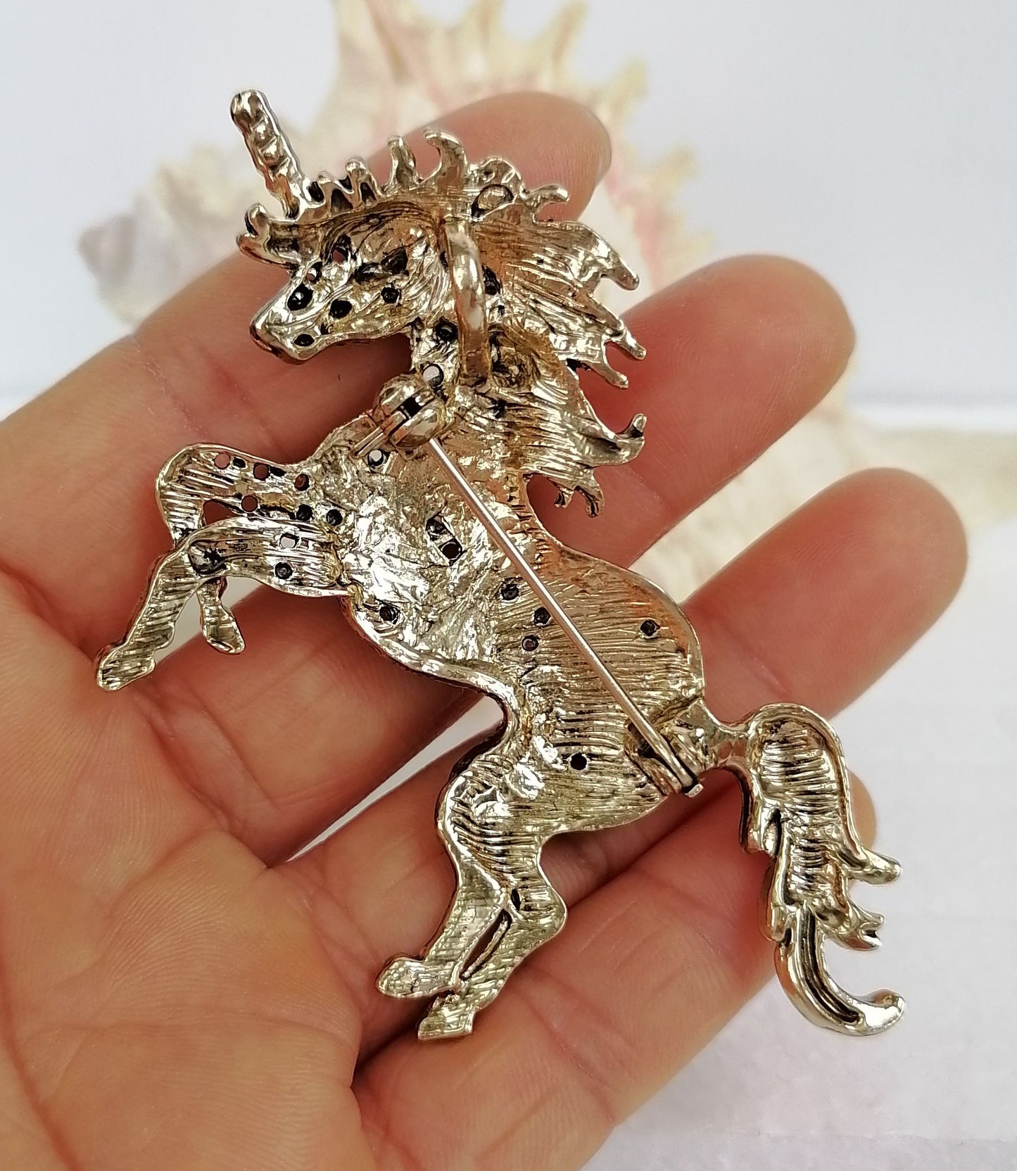 Sindary Costume Jewelry Unique Unicorn Horse Brooch Pin Pendant Beige Brown Rhinestone Crystal SP06172C11