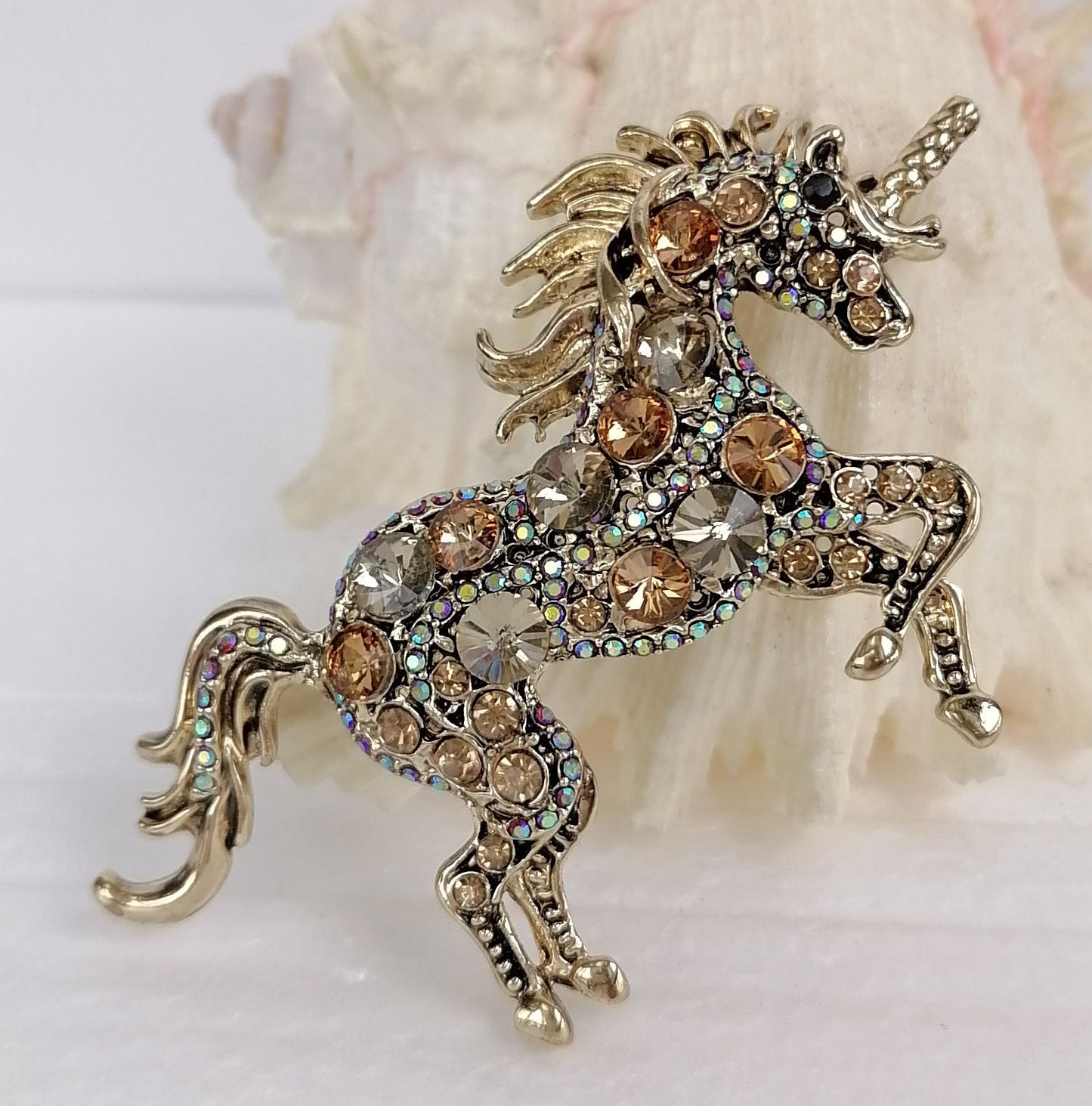 Sindary Costume Jewelry Unique Unicorn Horse Brooch Pin Pendant Beige Brown Rhinestone Crystal SP06172C11