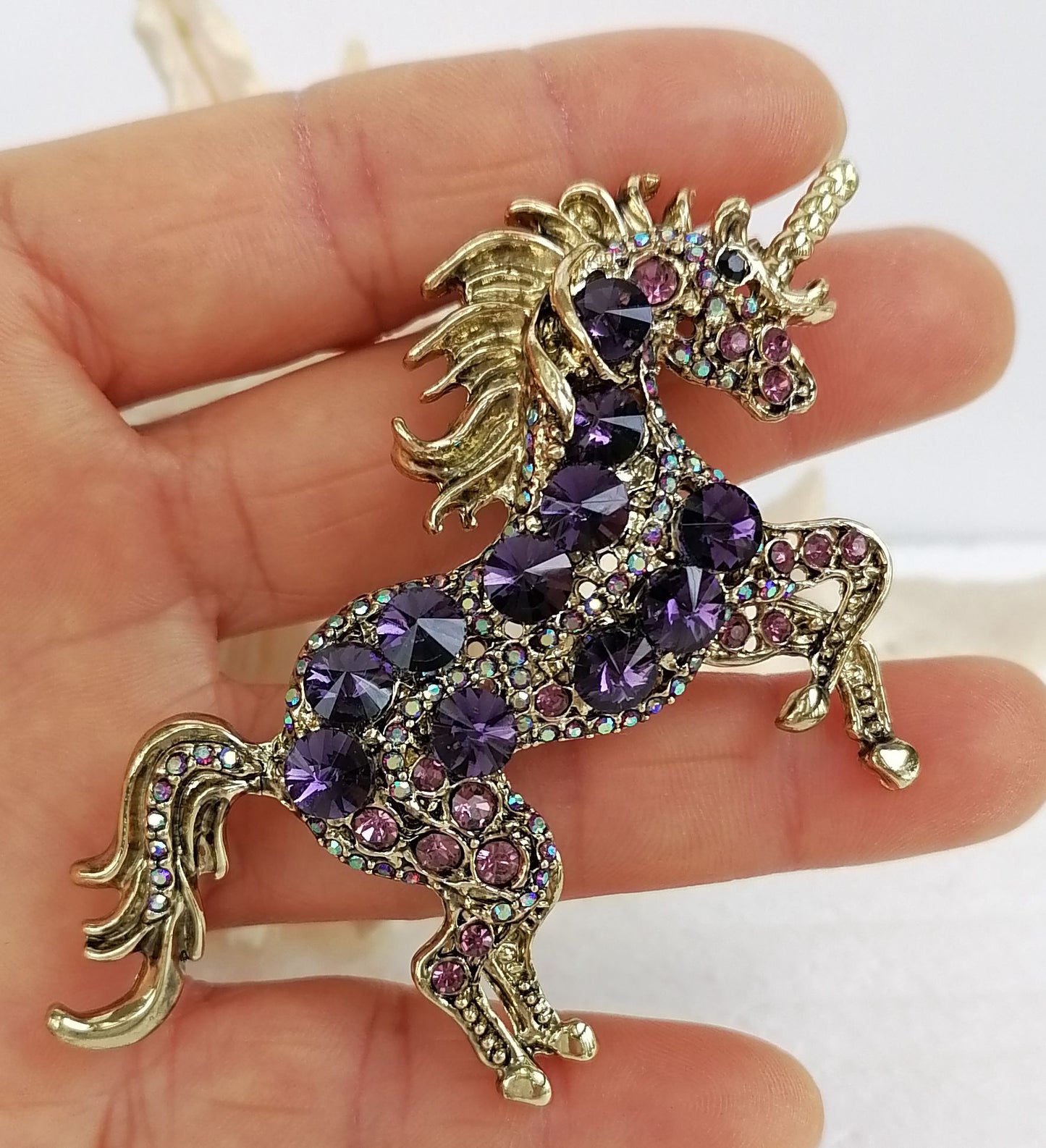 Sindary Costume Jewelry Unique Unicorn Horse Brooch Pin Pendant Dark Purple Rhinestone Crystal SP06172C17