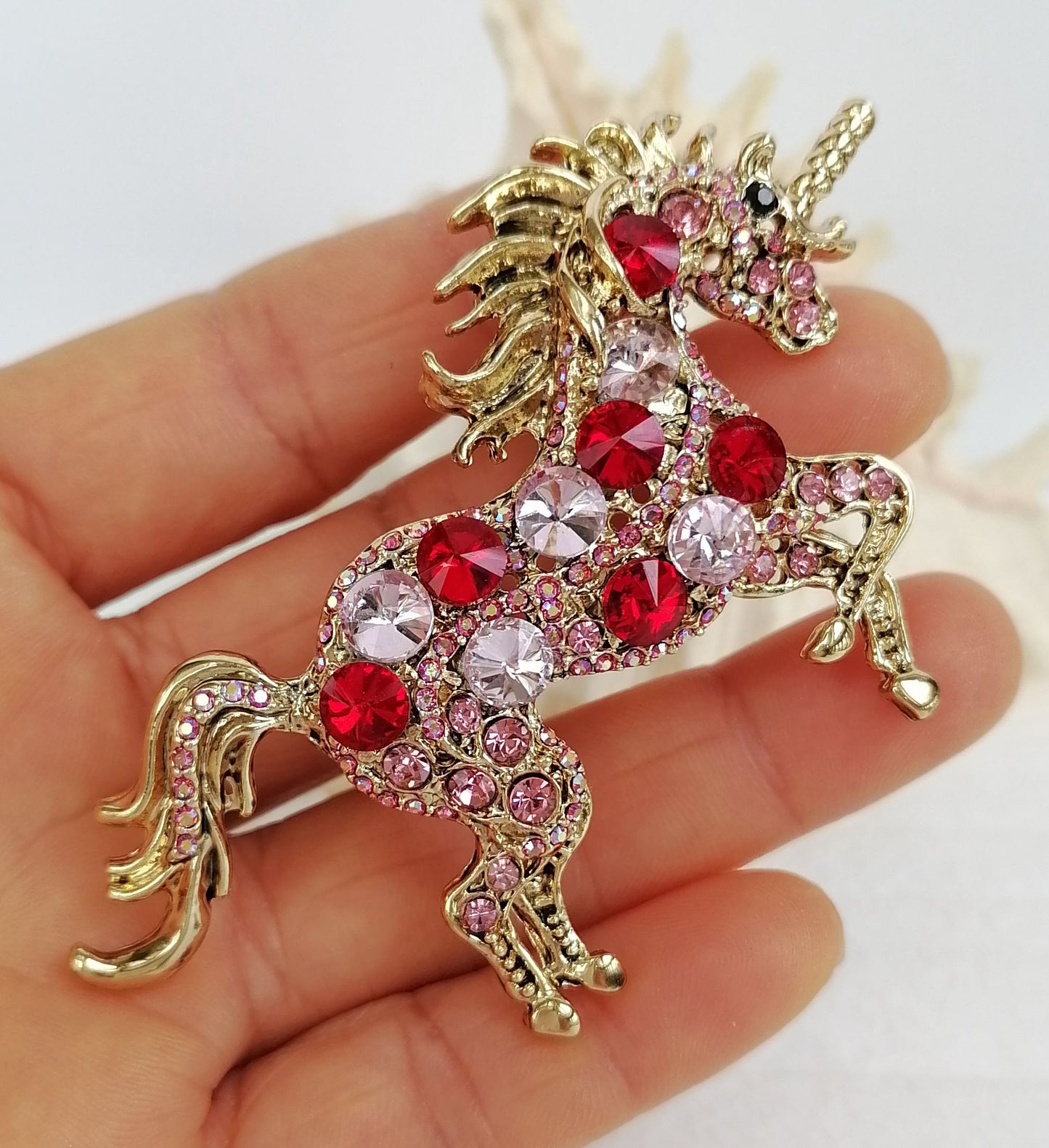 Sindary Costume Jewelry Unique Unicorn Horse Brooch Pin Pendant Iridescence & Red Rhinestone Crystal SP06172C16