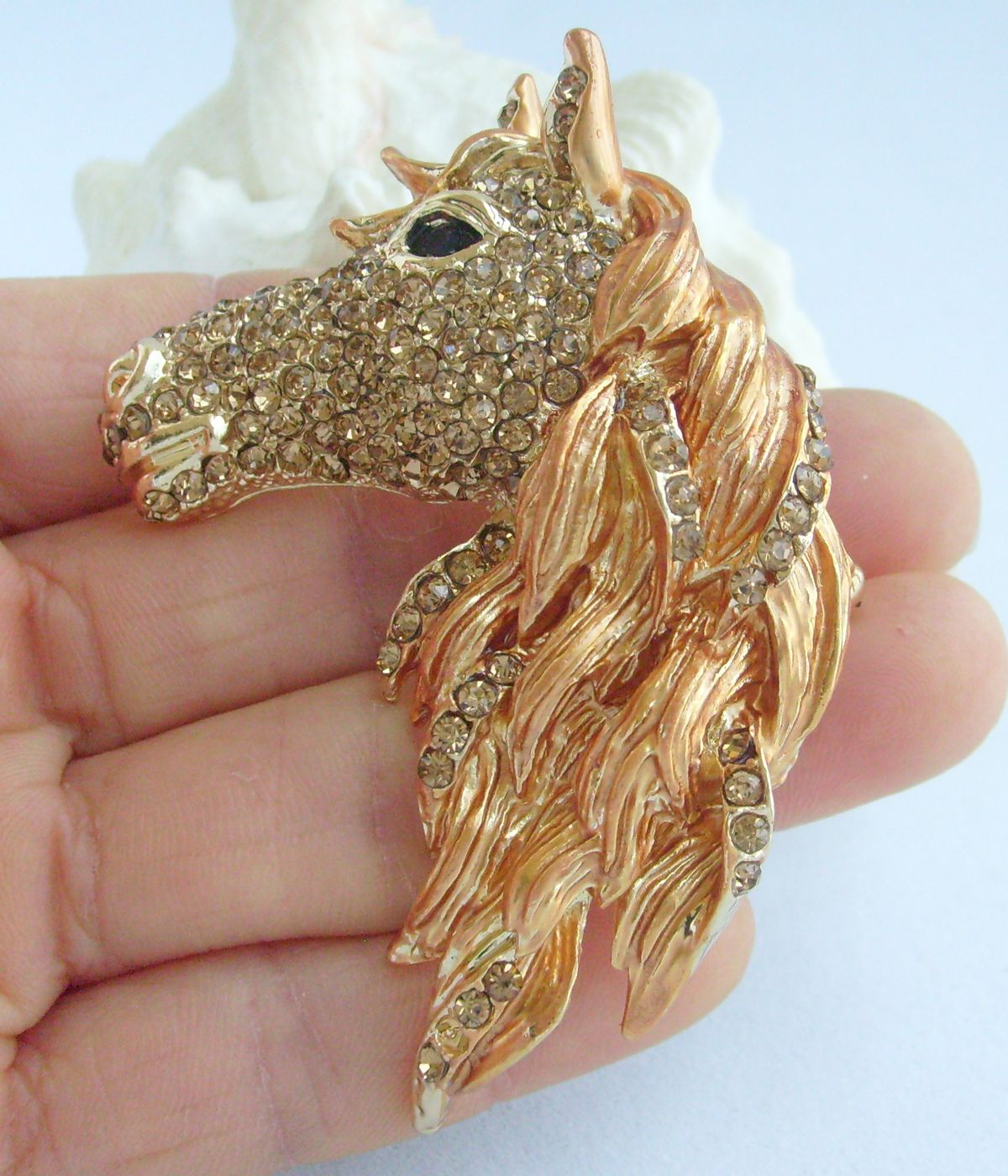 Sindary Costume Jewelry Art Style Animal Horse Brooch Pin Pendant Beige Brown Rhinestone Crystal SP06535C3