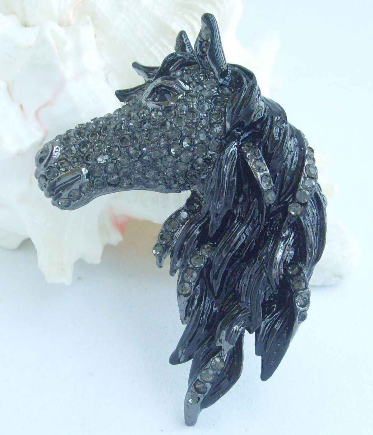 Sindary Costume Jewelry Art Style Animal Horse Brooch Pin Pendant Black Gray Rhinestone Crystal SP06535C4