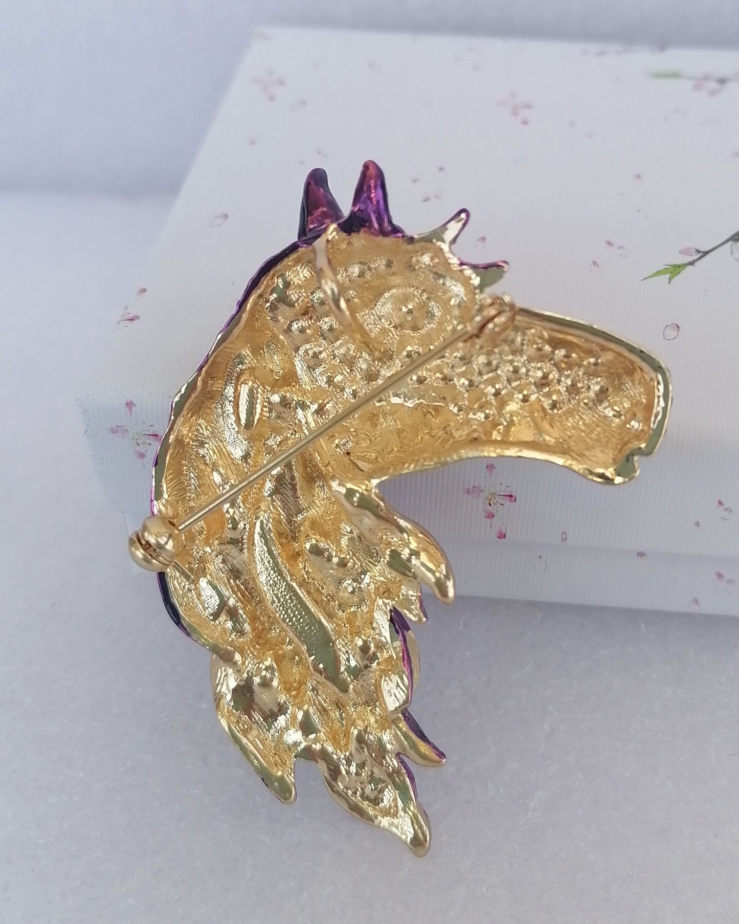 Sindary Costume Jewelry Art Style Animal Horse Brooch Pin Pendant Purple Rhinestone Crystal SP06535C5